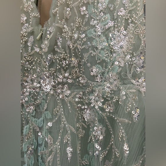 NWT Mac Duggal 20313 Embellished Soft Tie Sleeveless V Neck Gown Green - Picture 9 of 15